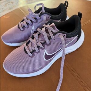 Brand New Nike Women’s Lavender Athletic Running Shoes